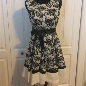 Liz Claiborne lace print dress size 4-worn once!