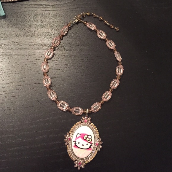 Tarina Tarantino x Hello Kitty pink head necklace - Picture 2 of 4
