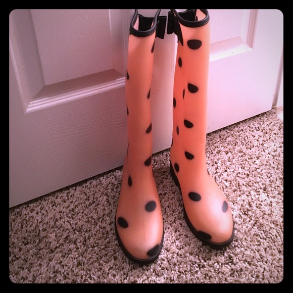 Dirty Laundry brand rain boots