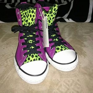 NWT Converse SZ 4 big kids purple hightop shoes