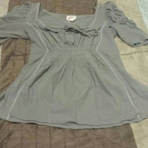 Cute gray top