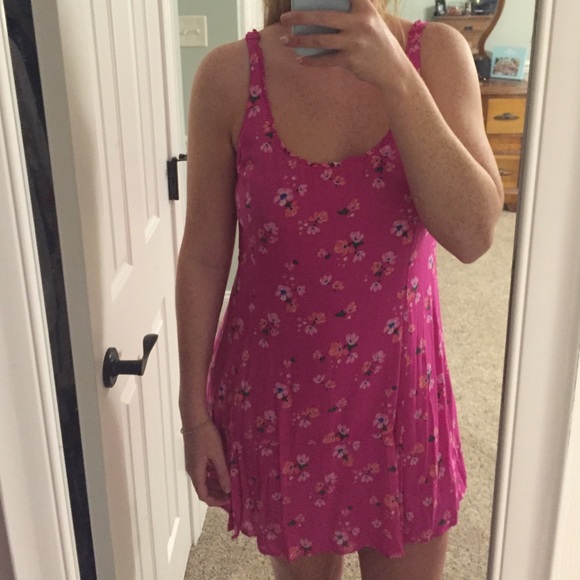 Pink Hollister summer dress - Picture 3 of 4