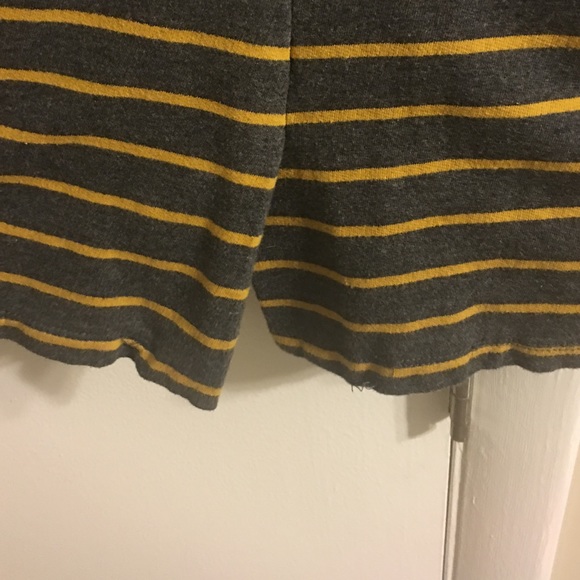 Mustard and gray striped blazer - Picture 4 of 4