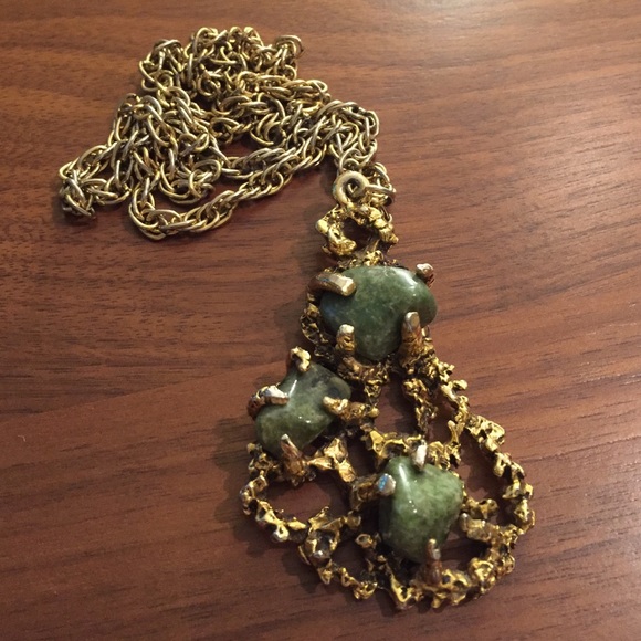 Vintage Jewelry - Stunning vintage brass necklace w green stones Vintage Jewelry - Stunning vintage brass necklace w green stones