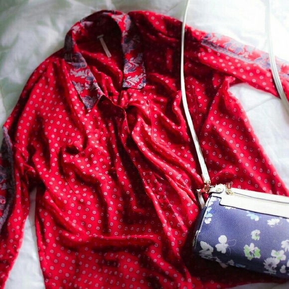 Free peaple shirt. Red med.