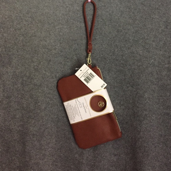 BRAND NEW Adrienne Vittadini phone charging wallet