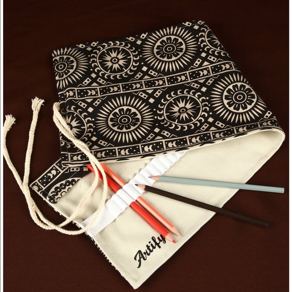 Artify Pencil Canvas Wrap Pouch Holder