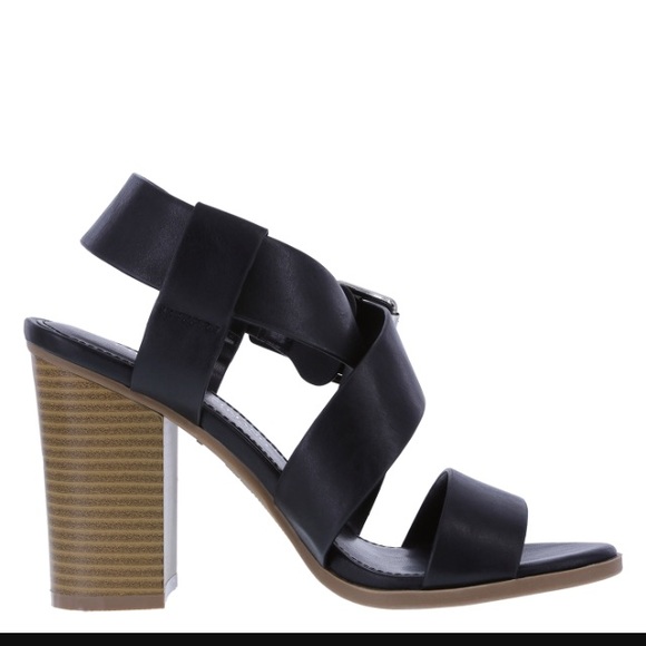 NWT heels 7.5