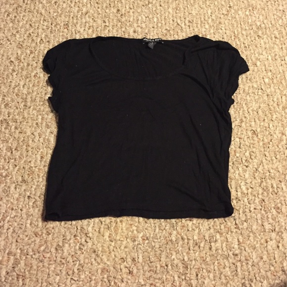 Black crop top size L