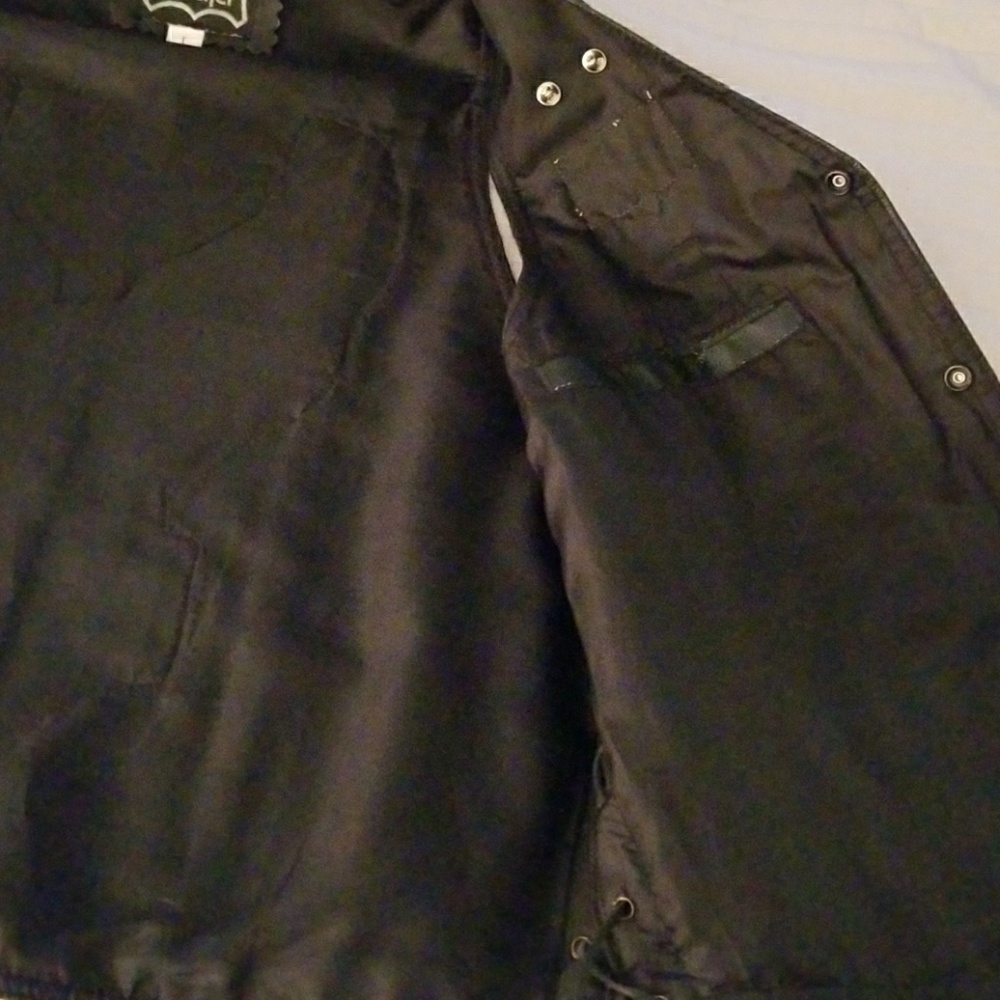 SOLD!!  Genuine leather motorcycle vest - Picture 6 of 6