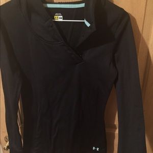 Under Armour hooded thermal top!