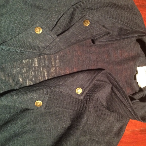 Top - Picture 3 of 3