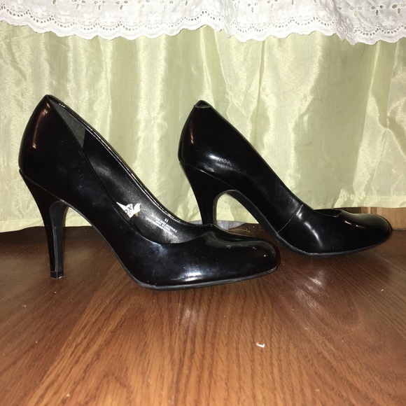 Black heels for "the little black dress"! Sz. 6.5 - Picture 1 of 4