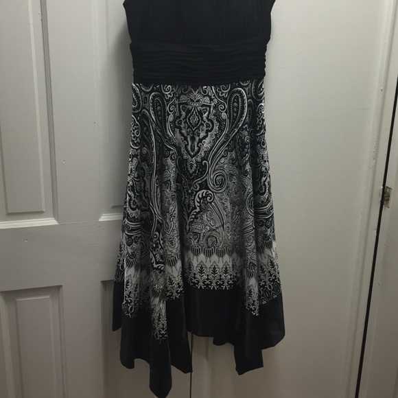 Dress - Picture 2 of 4