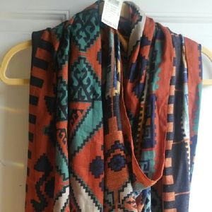Arden B scarf. NWT.
