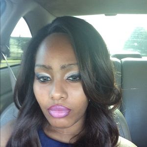 Meet your Posher, Ebonique