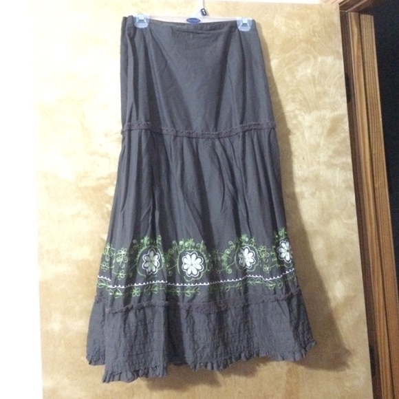 Avenue Dresses & Skirts - Peasant skirt