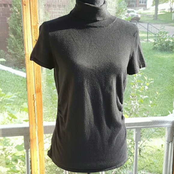 Anne Taylor Sweaters - 💟 $5 SALE Ann Taylor turtleneck top EUC