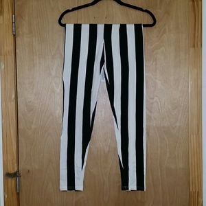 Forever 21 Black and White Striped Leggings