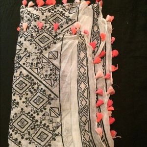 Fun geometric print scarf
