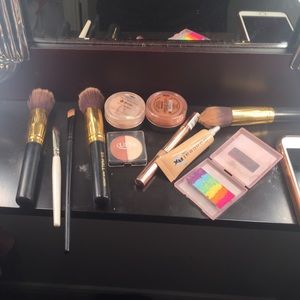 Makeup bundle