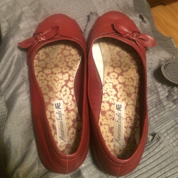 american eagle red flats