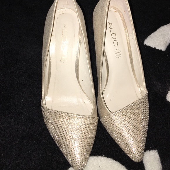 Light gold Aldo heels