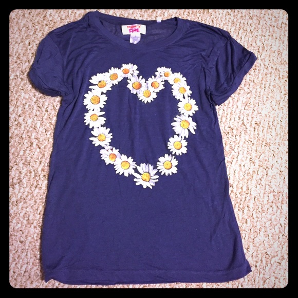 Navy blue XS top with daisy heart design