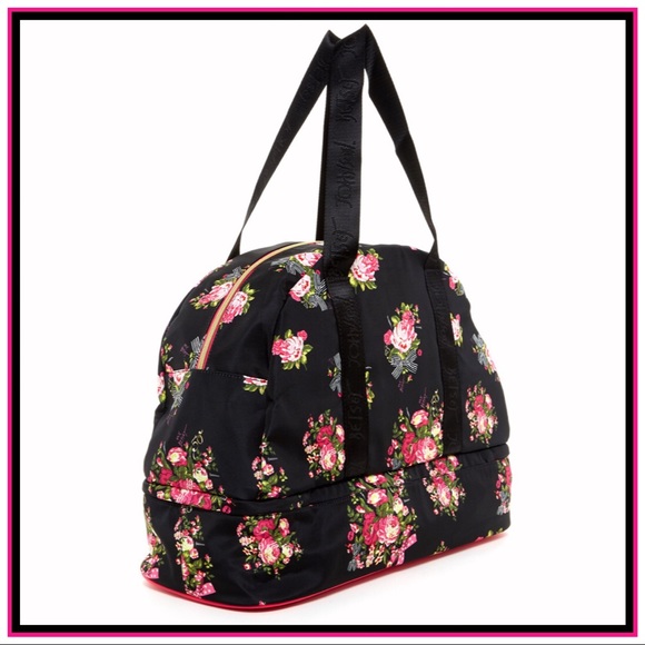 🎉HP🎉✨Betsey Johnson Quilted Floral Weekend Bag✨ - Picture 2 of 4
