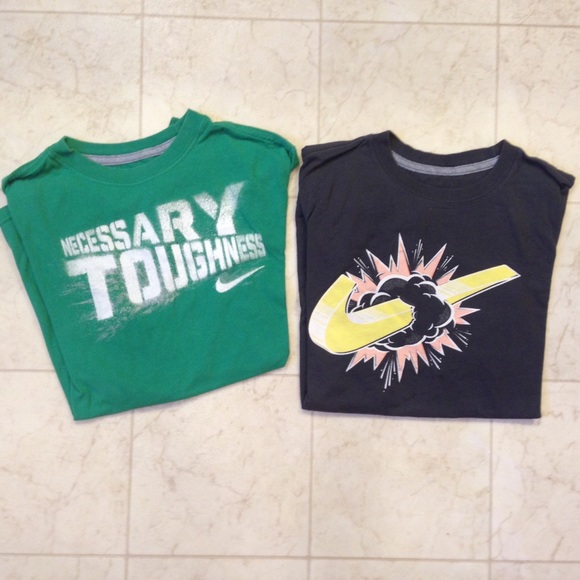 2 boys size 14-16 Nike shirts.
