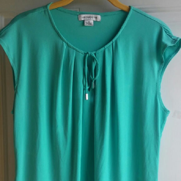 NWOT Liz Claiborne stretch top.