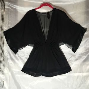 Bisou Bisou kimono style sheer top size 8