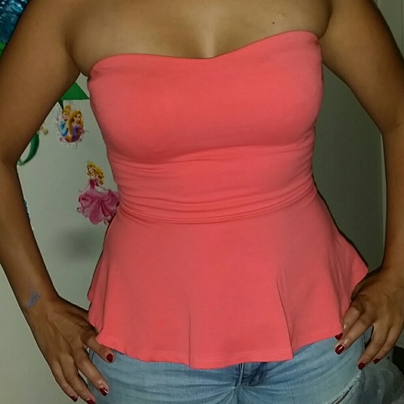 Express Tops - Express strapless peplum❤️