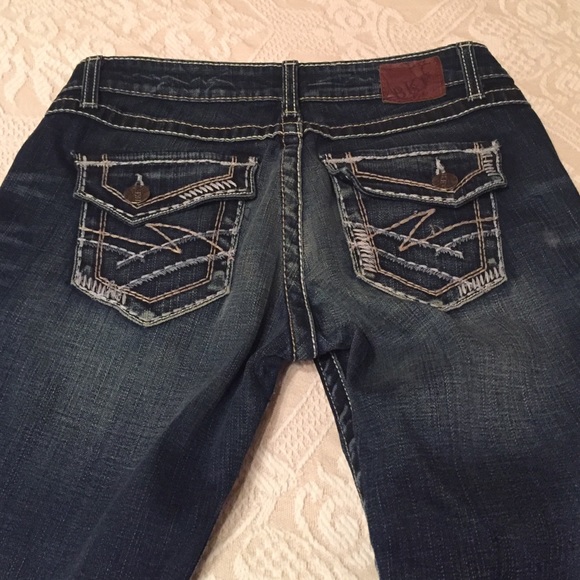 Buckle jeans