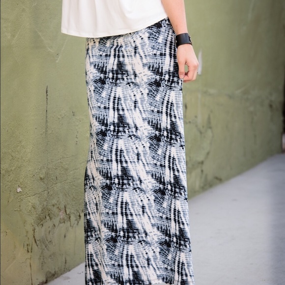 NWOT Tie-Dye Maxi Skirt Navy and White - Picture 2 of 4