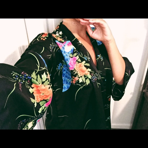 vintage oriental tie robe/shawl
