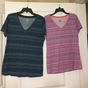 Mossimo v-neck shirts