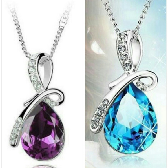 Jewelry - Sale!! Bundle 2 Crystal Necklaces New
