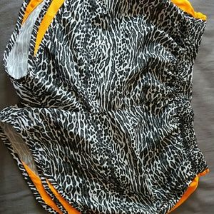 Women's Nike dri fit running shorts - New