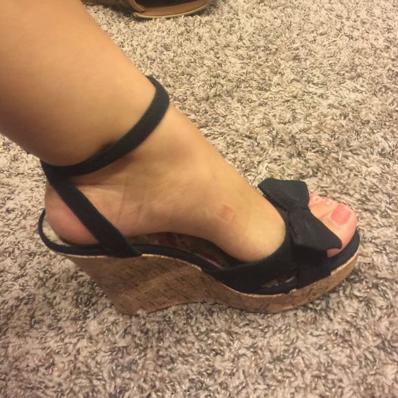 Cute bow wedges!