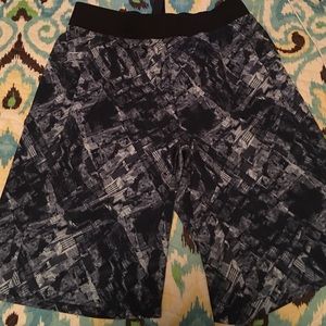 Lululemon 11" Core short