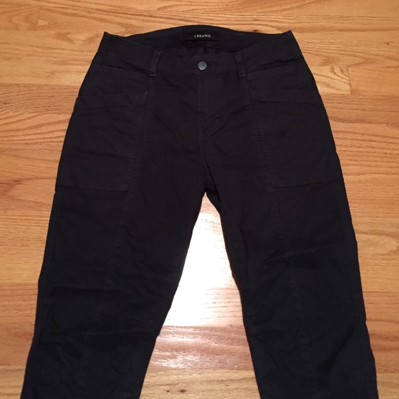 J brand Byrnes utility cropped pant in Chrome