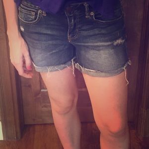 Cutoff shorts