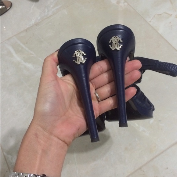 Bundle of two shoes. Buyer knows all the details.