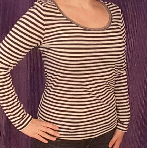 Aeropostale Navy and White Striped Tee - Picture 1 of 2