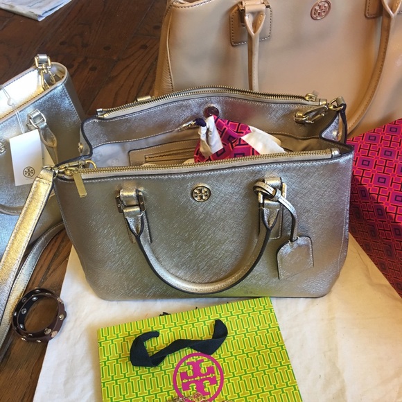 Tory Burch Handbags - Tory Burch Matte Gold Robinson-Reserved for Trade
