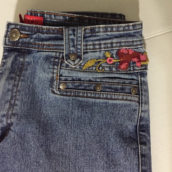 Cosmopolitan Embellished Capris - Picture 2 of 4