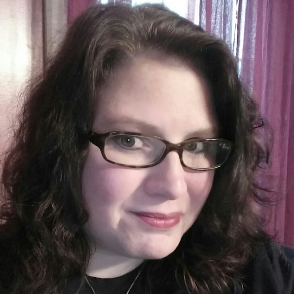 Meet your Posher, Amanda - Picture 1 of 1