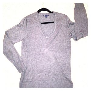 Gray Gap V-neck sweater