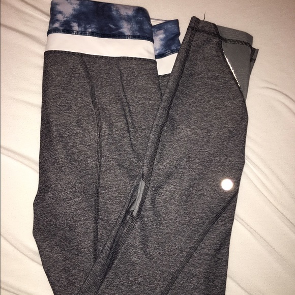 Gray Lululemon leggings!